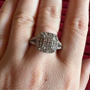 Silver-Tone Sparkling Clear Stones - Size 10.75